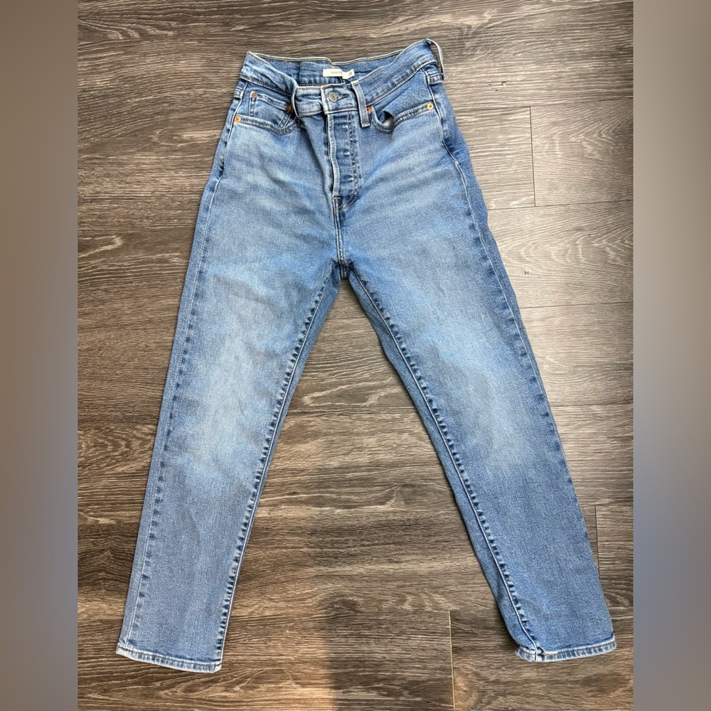 Levi Strauss Wedgie Jeans size 28